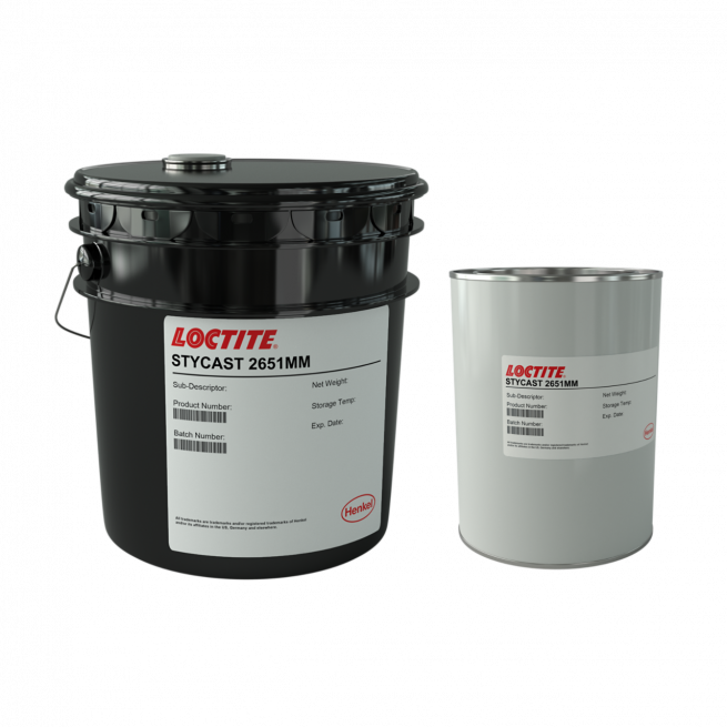 A packshot of LOCTITE STYCAST 2651MM in 2 different sizes showing a 1GAL can and a 5GAL pail.